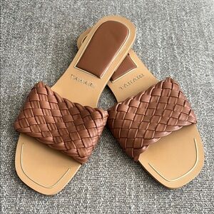 Tahari Women's Tan Woven Slide Sandals